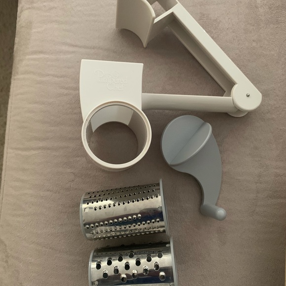 Pampered Chef Kitchen Pampered Chef Cheese Grater Poshmark